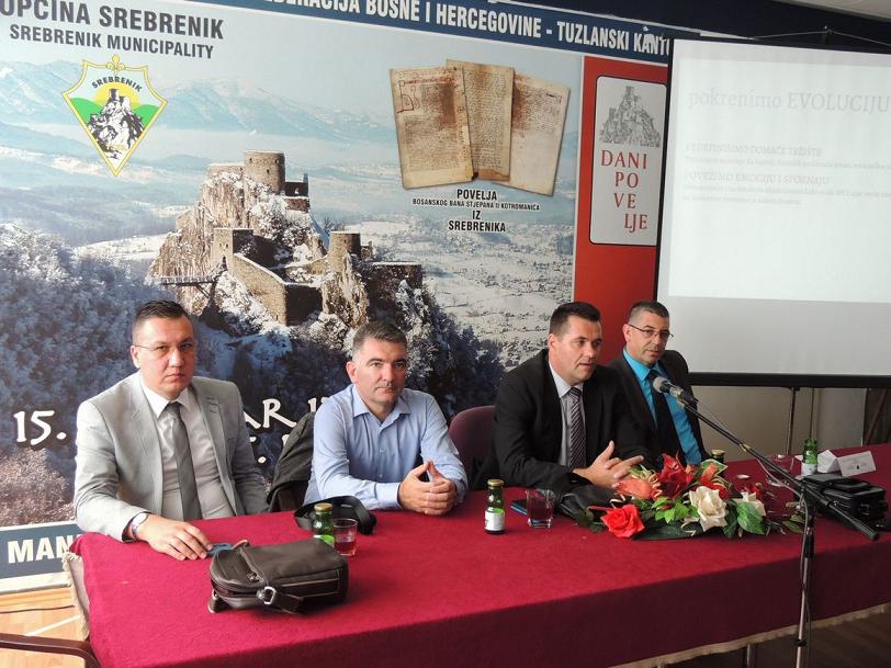Detalj sa prezentacije u Srebreniku