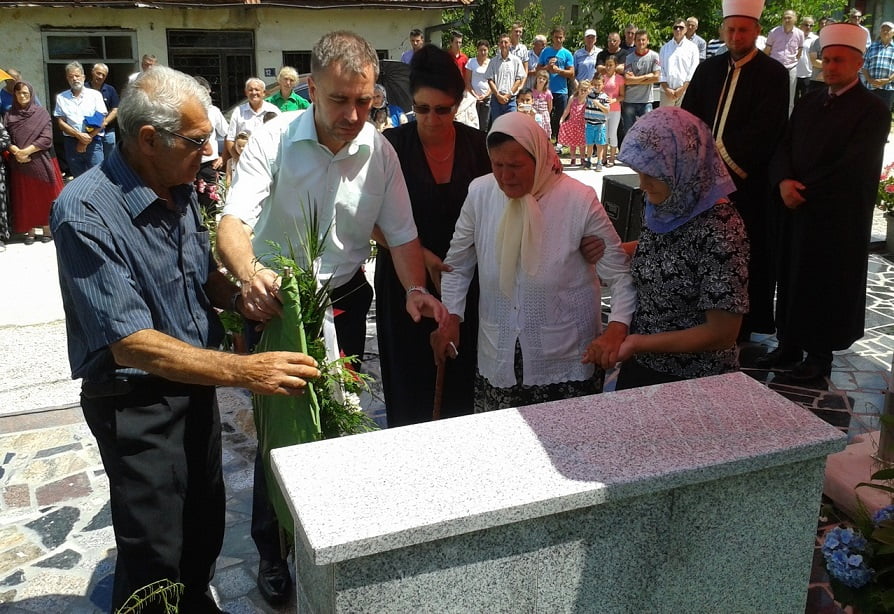 polaganje vijenaca spomenik mustafici