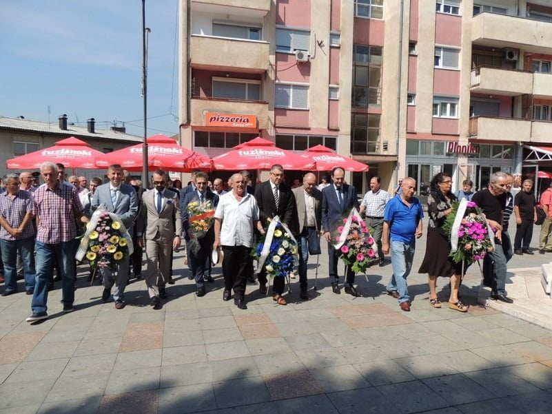 Polaganje cvijeca za web 1