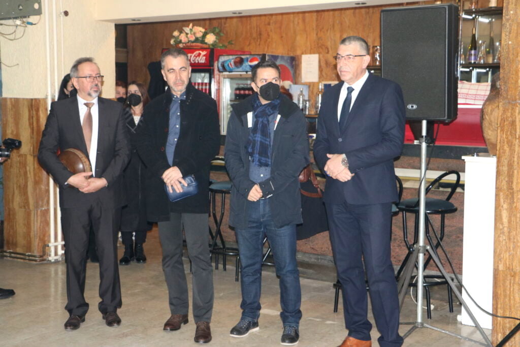 ogus stari hrast