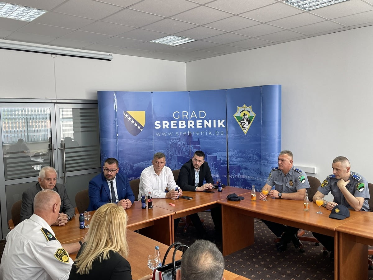 GRADSKA UPRAVA
