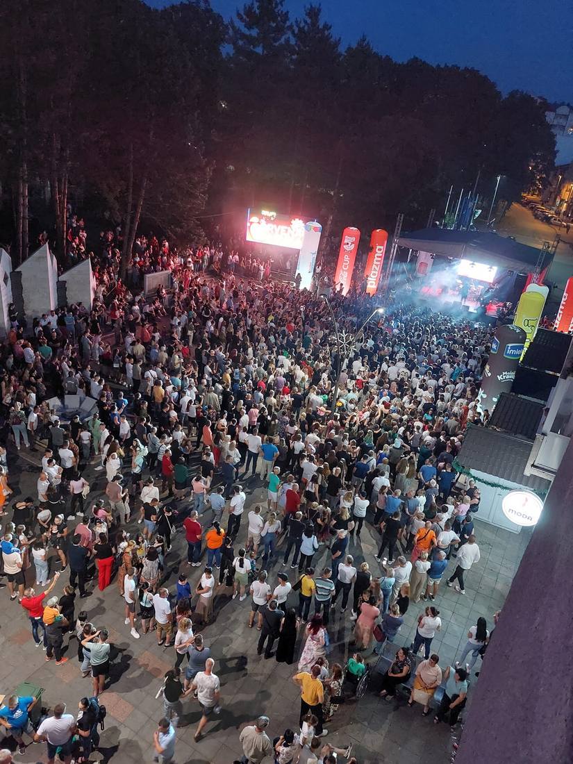 Koncert Crvene jabuke